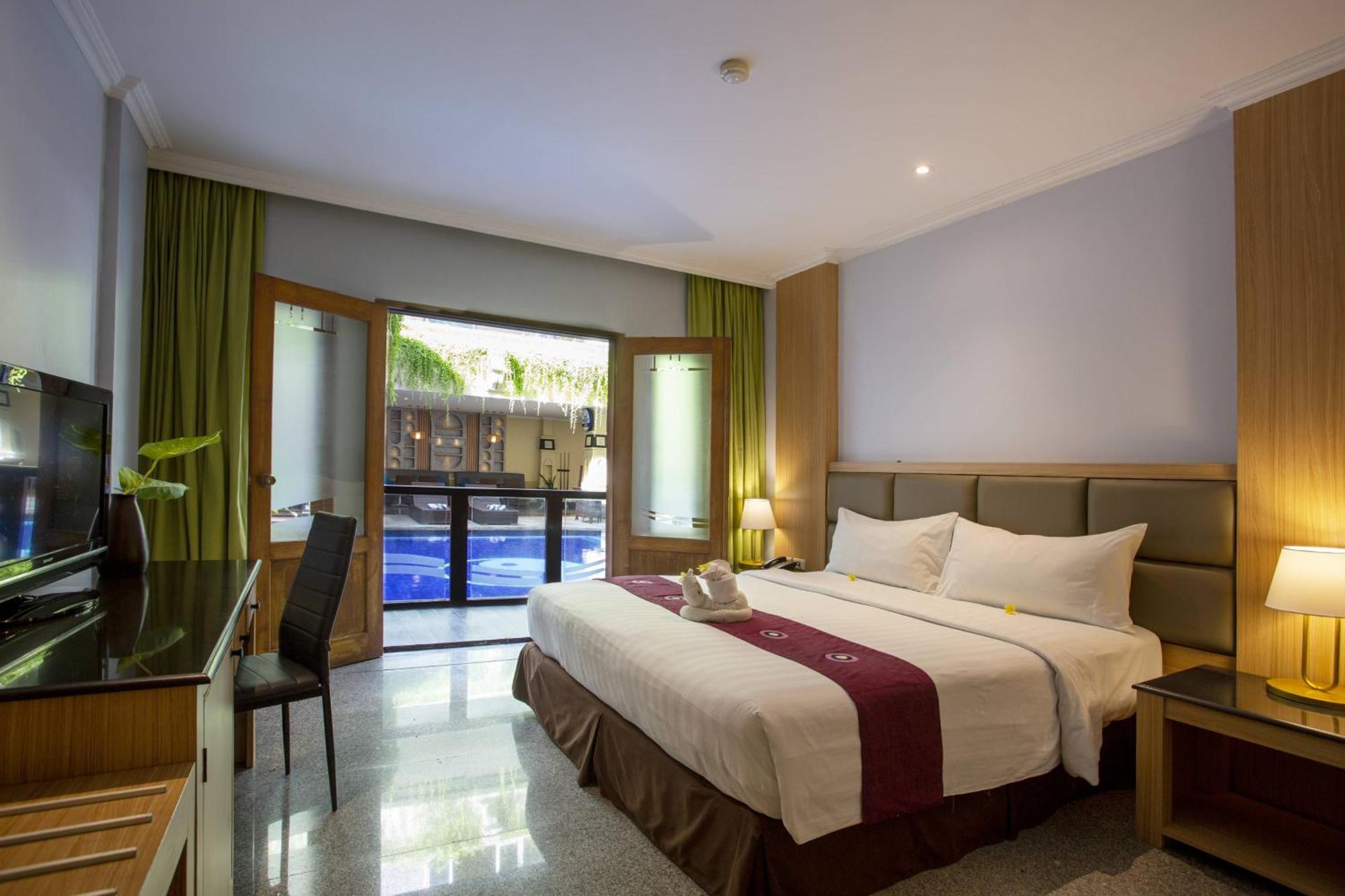 Famous Hotel Kuta Formerly Permata Kuta Hotel Exteriér fotografie
