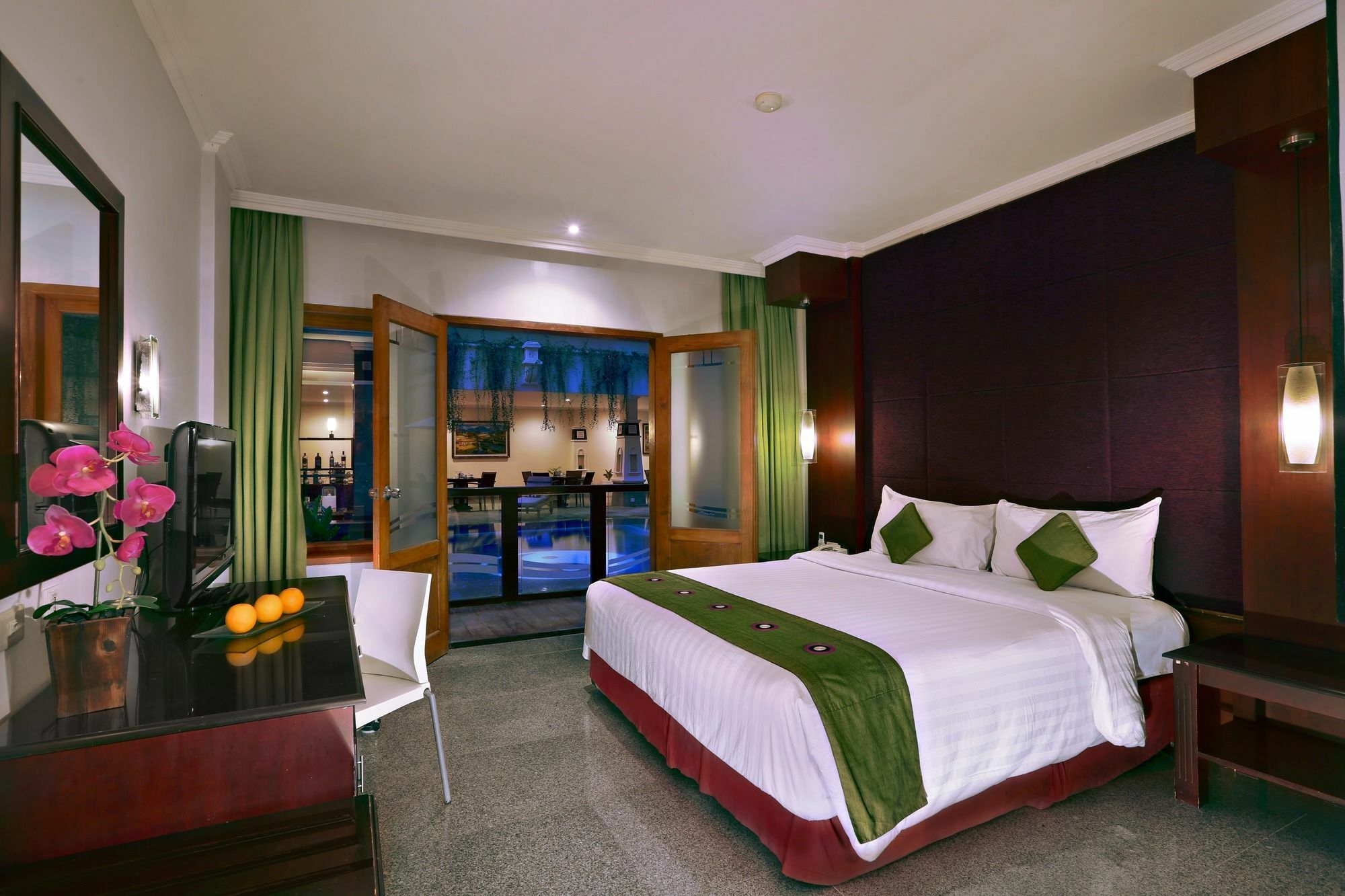 Famous Hotel Kuta Formerly Permata Kuta Hotel Exteriér fotografie